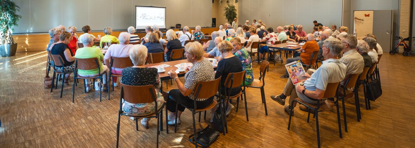 Tijdens de ontmoetingsdagen kunt u kennismaken met de gezondheidsprofessionals in uw eigen wijk. We gaan graag in gesprek om samen te kijken naar uw behoeften op het gebied van gezondheid, sociale vraagstukken en overige (hulp)vragen.